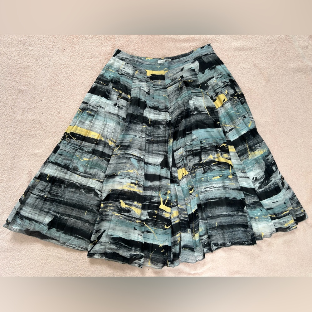 IDoré Silk Blue and Gray Skirt Size M.